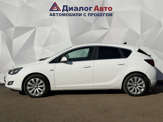 Opel Astra Cosmo, 2011 года, пробег 196000 км