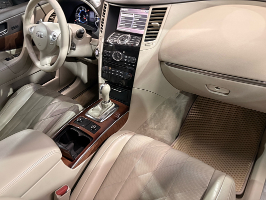 Infiniti QX70 Elegance, 2016 года, пробег 160258 км