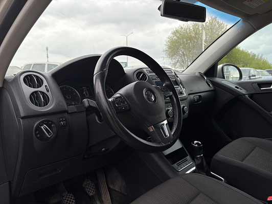 Volkswagen Tiguan, 2012 года, пробег 124174 км