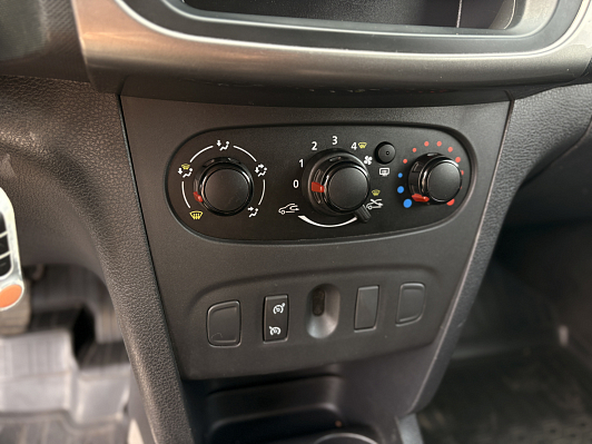 Renault Sandero Confort, 2018 года, пробег 83853 км