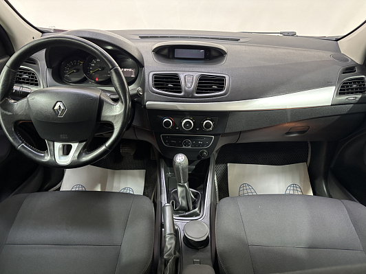 Renault Fluence, 2011 года, пробег 218432 км