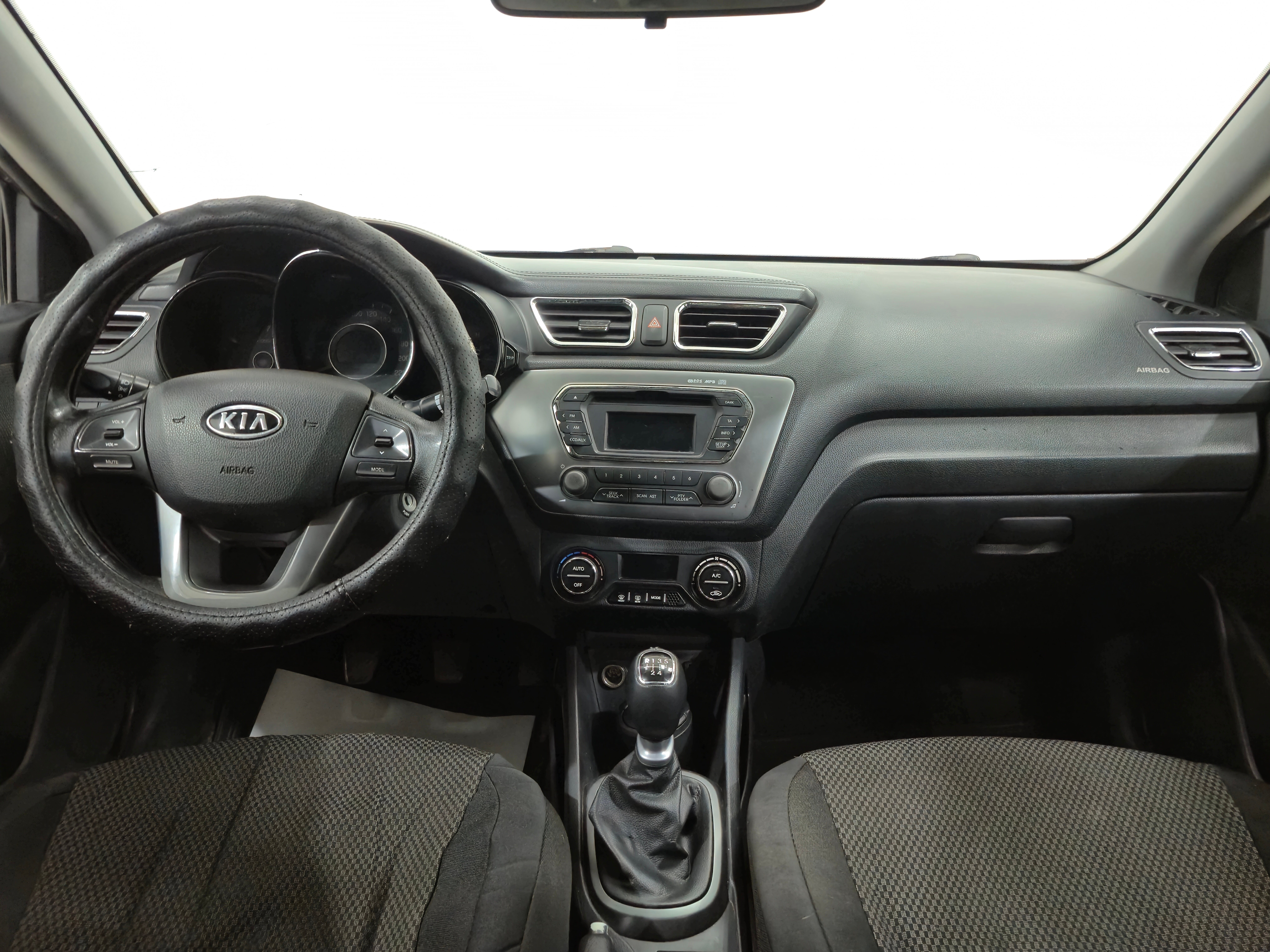 Kia Rio, 2012 года, пробег 211519 км