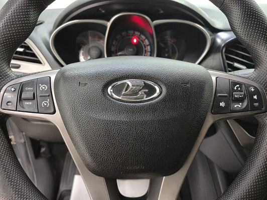 Lada (ВАЗ) Vesta 50 Anniversary, 2017 года, пробег 180384 км