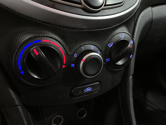 Hyundai Solaris Active, 2016 года, пробег 168079 км