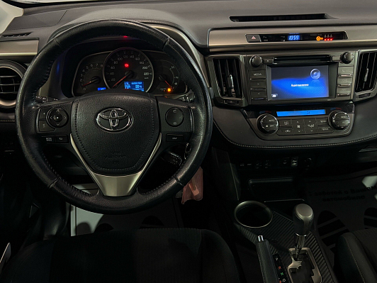 Toyota RAV4, 2015 года, пробег 136920 км