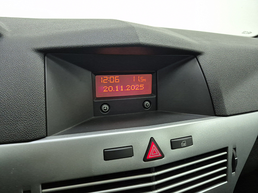 Opel Astra, 2011 года, пробег 67600 км