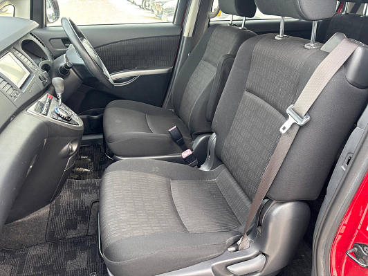 Toyota ISis, 2013 года, пробег 117800 км