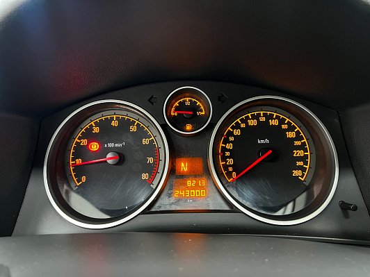 Opel Astra, 2011 года, пробег 242877 км