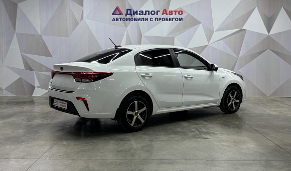 Kia Rio Luxe RED Line, 2019 года, пробег 121112 км