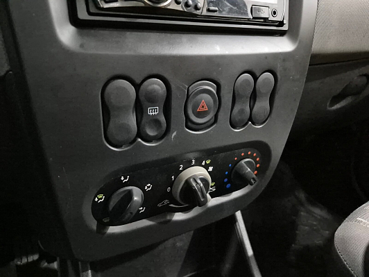 Renault Logan Authentique, 2010 года, пробег 141165 км