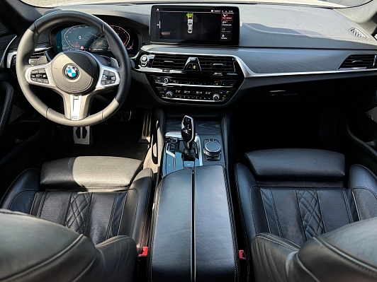 BMW 5 серии 530d xDrive M Sport Plus Edition 21, 2020 года, пробег 107654 км