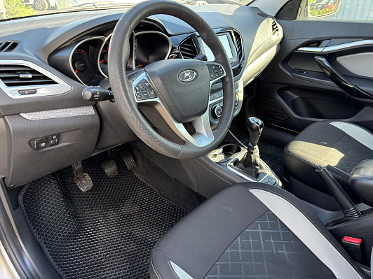 Lada (ВАЗ) Vesta Luxe Multimedia, 2019 года, пробег 197000 км
