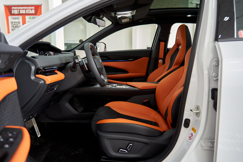 Changan UNI-V Luxe, белый