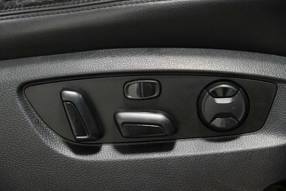 Volkswagen Touareg, 2011 года, пробег 261000 км