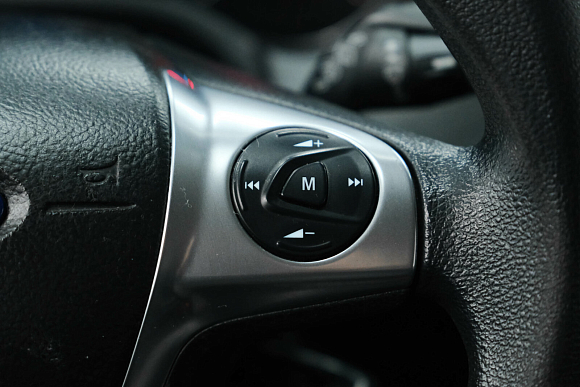 Ford Focus, 2013 года, пробег 194715 км