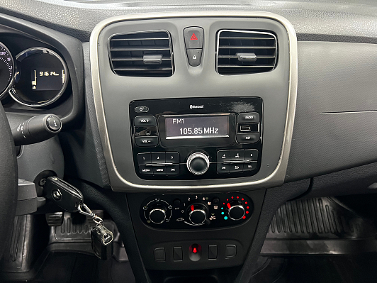 Renault Logan Stepway Life, 2020 года, пробег 91613 км