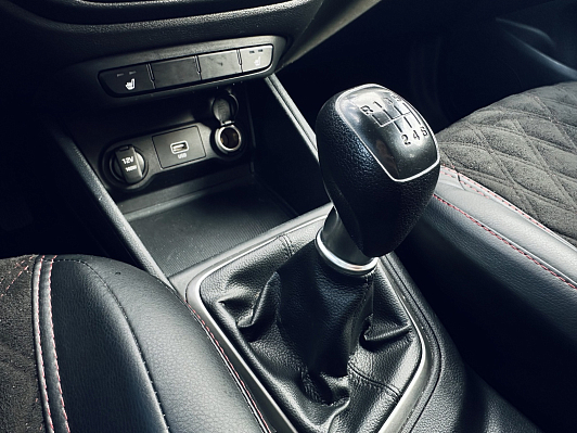 Hyundai Solaris Comfort + Winter + Safety, 2019 года, пробег 190100 км