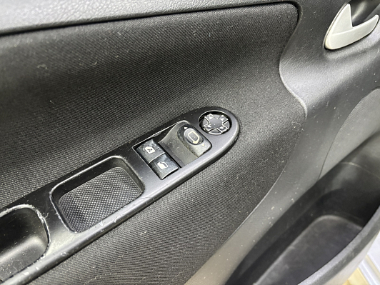 Peugeot 207 Trendy, 2008 года, пробег 138000 км