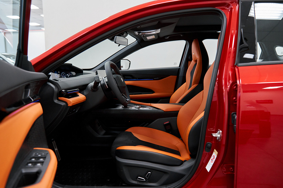 Changan UNI-V LX, красный