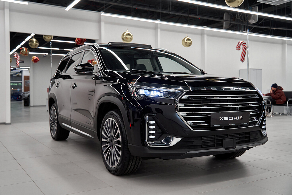 Jetour X90+ Премиум 7 мест, черный