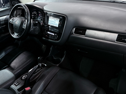 Mitsubishi Outlander Instyle, 2012 года, пробег 138420 км