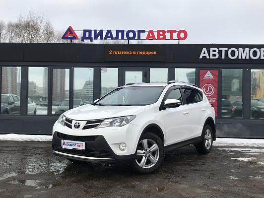 Toyota RAV4, 2015 года, пробег 224000 км