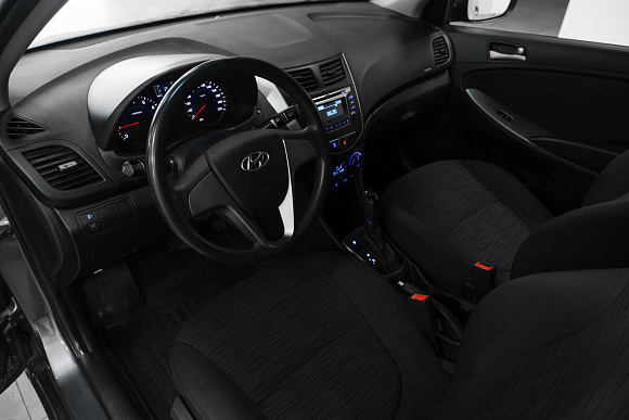 Hyundai Solaris Elegance, 2016 года, пробег 140000 км