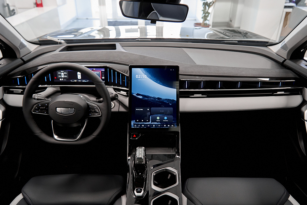 Geely Atlas Флагман, зеленый