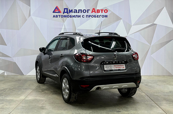 Renault Kaptur Drive, 2017 года, пробег 123950 км