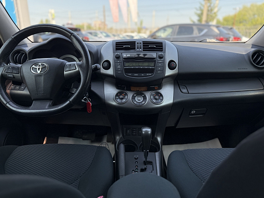 Toyota RAV4, 2011 года, пробег 196465 км
