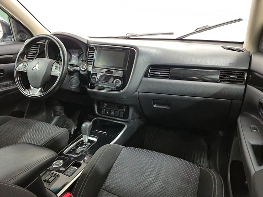 Mitsubishi Outlander Intense+, 2019 года, пробег 99376 км