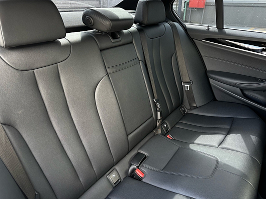 BMW 5 серии 530i xDrive Luxury, 2017 года, пробег 235000 км