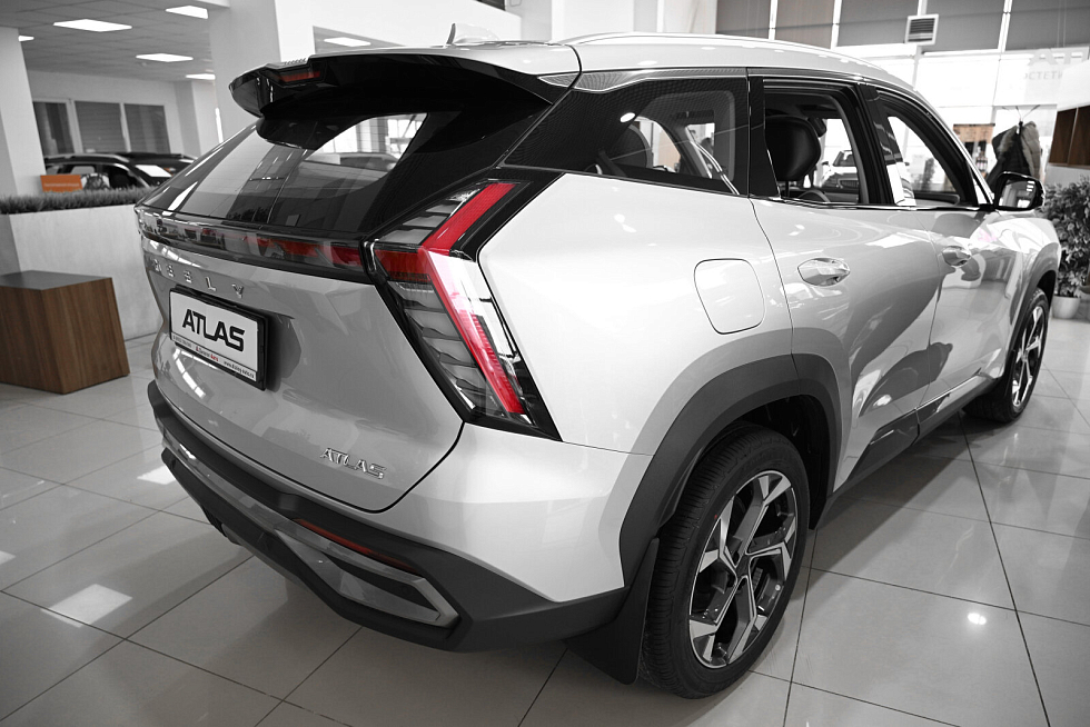 Geely Atlas Флагман, серебряный
