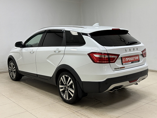 Lada (ВАЗ) Vesta Luxe, 2020 года, пробег 137600 км
