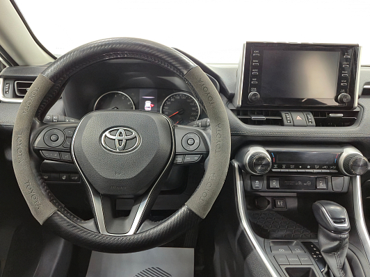 Toyota RAV4 Комфорт, 2019 года, пробег 103658 км