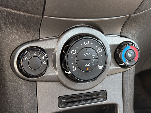 Ford Fiesta Ambiente, 2016 года, пробег 65761 км