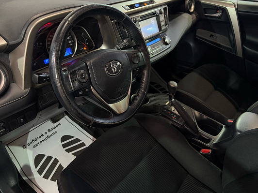 Toyota RAV4, 2015 года, пробег 136920 км