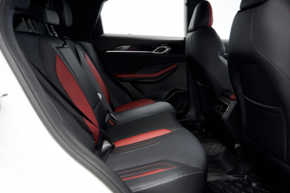 Geely Coolray Luxury, белый