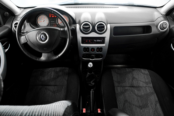 Renault Sandero Expression, 2010 года, пробег 170000 км