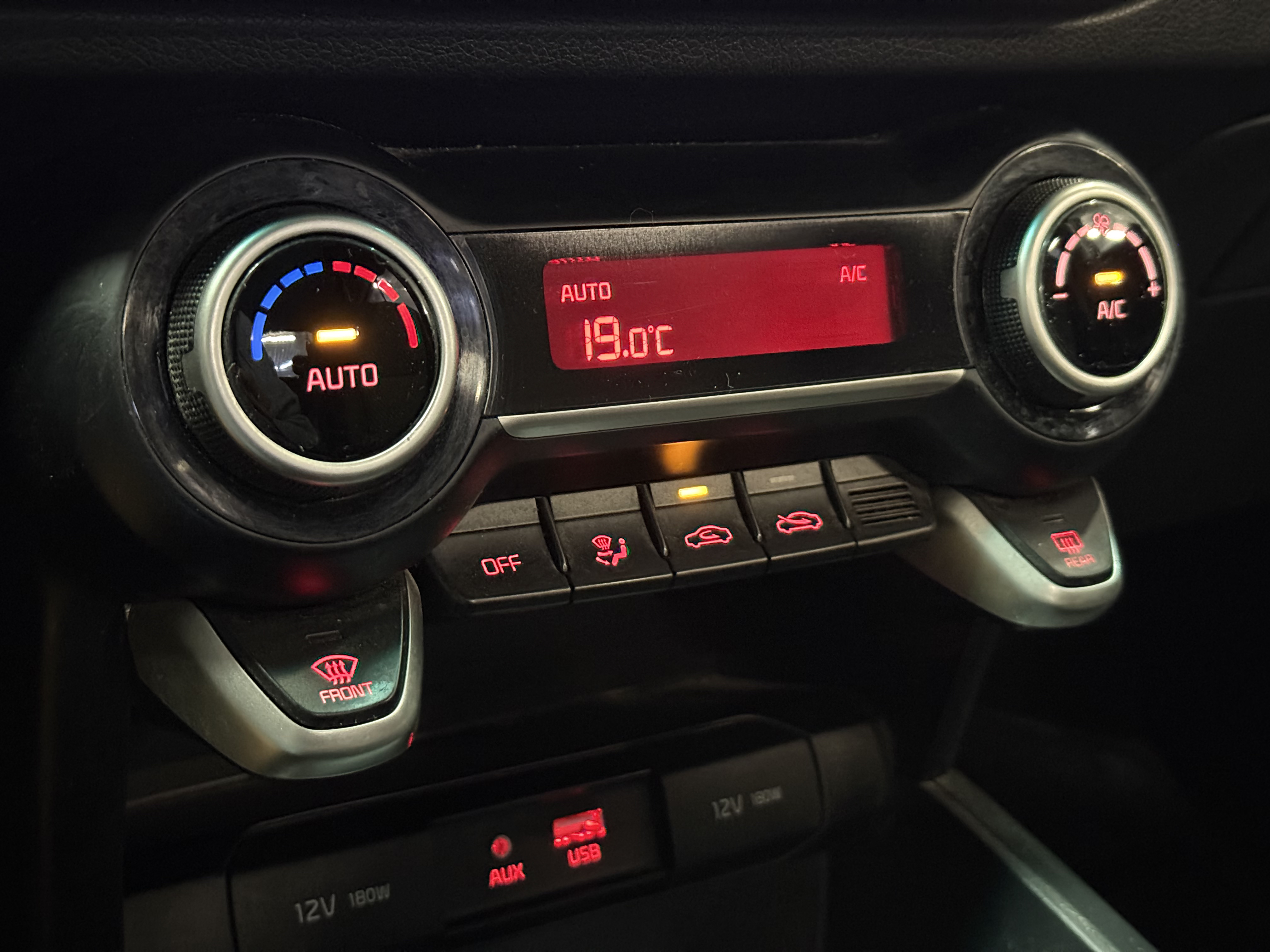 Kia Rio Luxe, 2019 года, пробег 172000 км