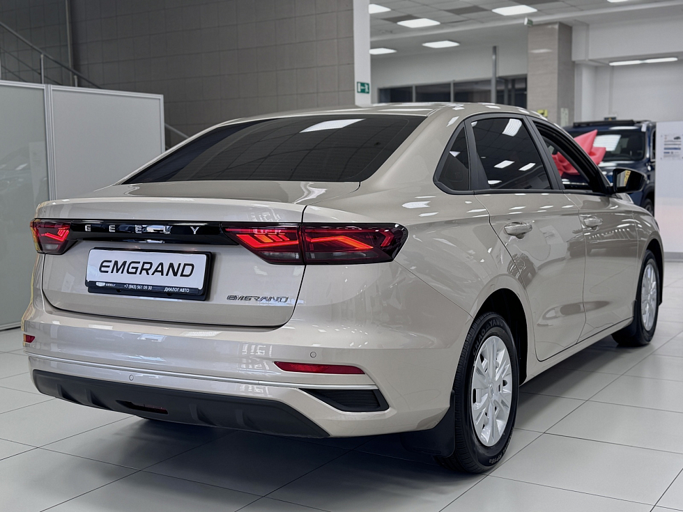 Geely Emgrand Flagship, бежевый