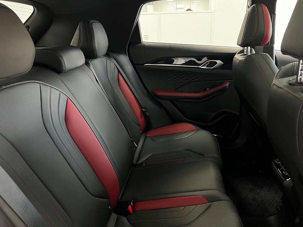 Geely Coolray Luxury, белый