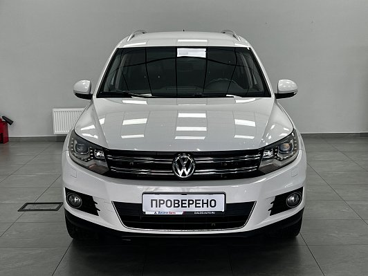 Volkswagen Tiguan Avenue, 2012 года, пробег 305872 км
