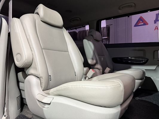 Kia Carnival, 2017 года, пробег 216971 км