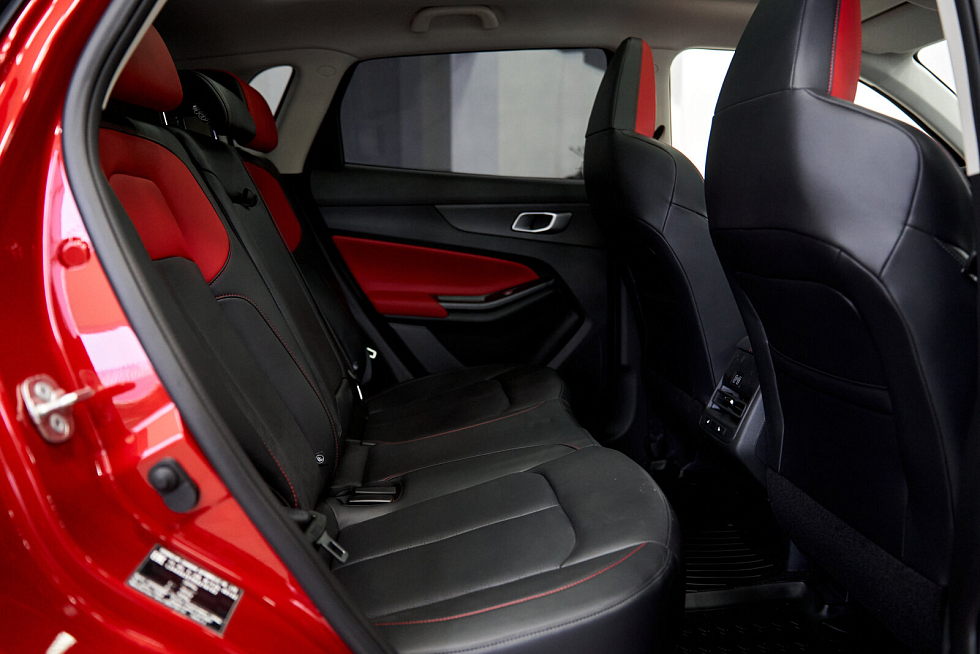 Changan UNI-S Техно, красный