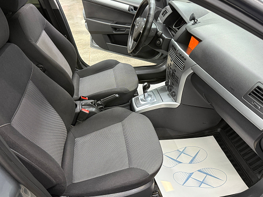 Opel Astra, 2012 года, пробег 174189 км