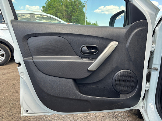 Renault Logan Drive, 2021 года, пробег 71771 км