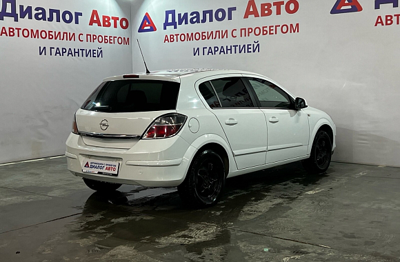 Opel Astra, 2014 года, пробег 125000 км