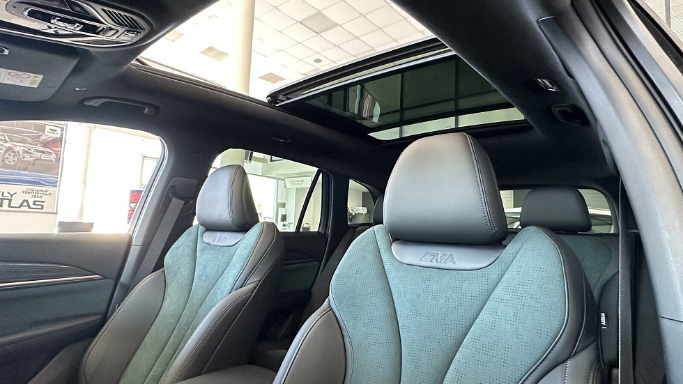 Geely Monjaro Exclusive, зеленый