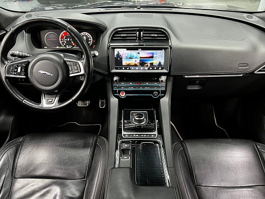 Jaguar F-Pace, 2017 года, пробег 195940 км